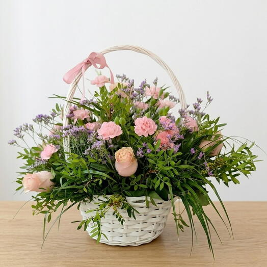 Basket pinks roses