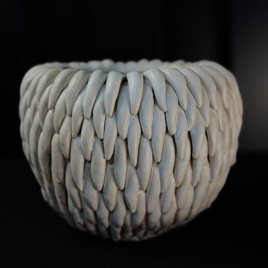 Maceta ceramica garras blanca mate