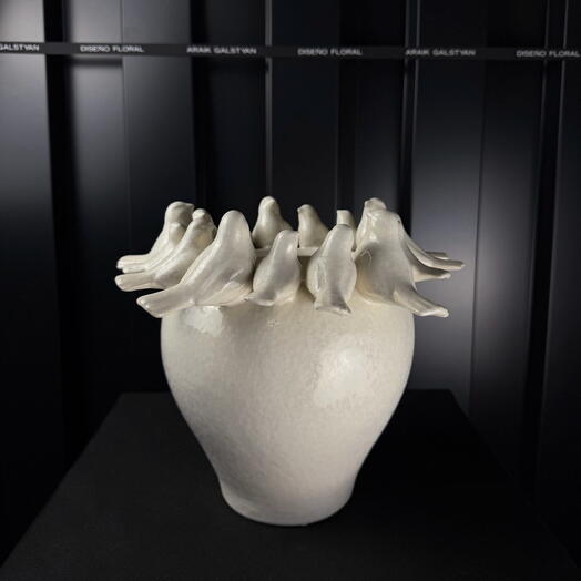 Jarron ceramica pajaros blanco roto de ARAIK GALSTYAN