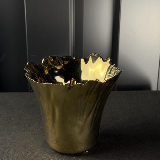 Maceta organica ceramica oro de ARAIK GALSTYAN