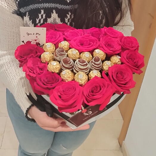 Box Romance: Rosas, Ferrero   Choco-Fresas