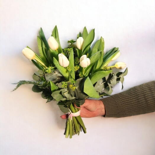 Ramo de 12 Tulipanes blancos