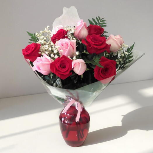 Ramo 12 Rosas rojas y rosas
