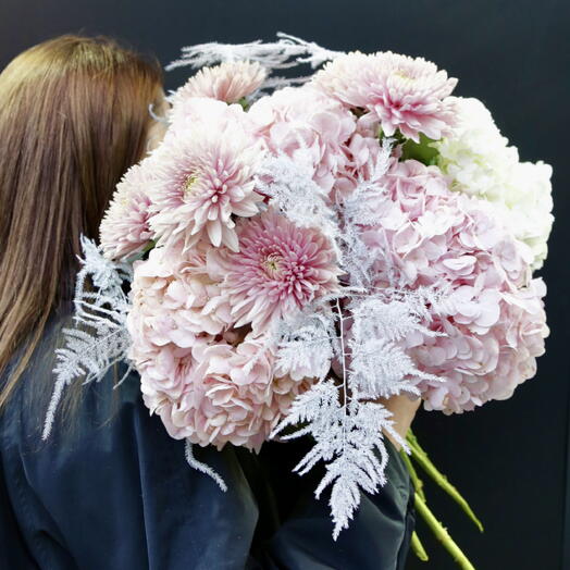 Ramo de Hortensia y Crisantemo ARAIK GALSTYAN