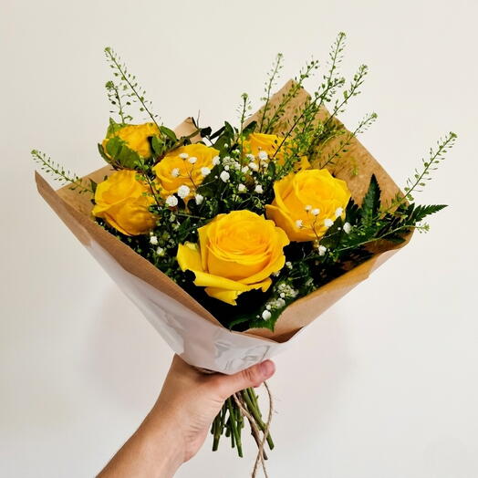 Estelas 6 yellow roses