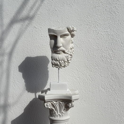 Estatuilla del filosofo Platon