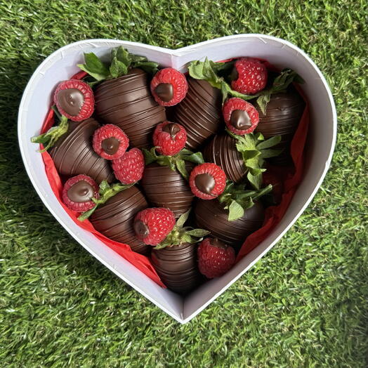 Vegan Dark Chocolate Covered Strawberries and Raspberries