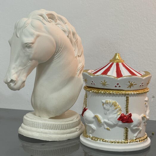 Kit: figura del Caballo y vela aromatica de soja