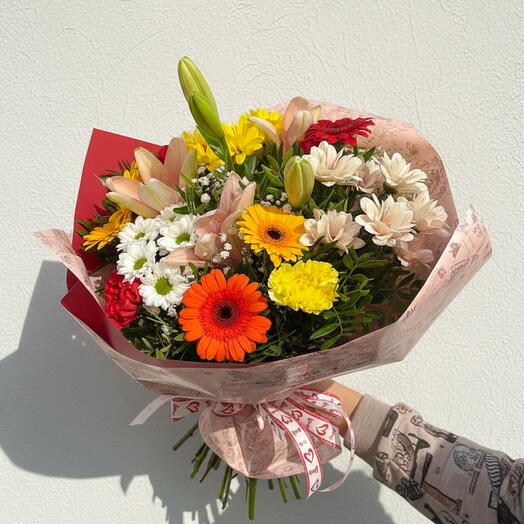 Ramo Variado Alegre con Gerberas y Liliums