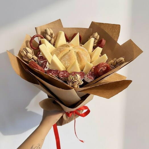 Ramo Gourmet Artesanal de Quesos, Embutidos y Pan Rustico