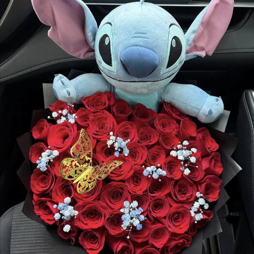 Ramo con stitch y rosas rojas