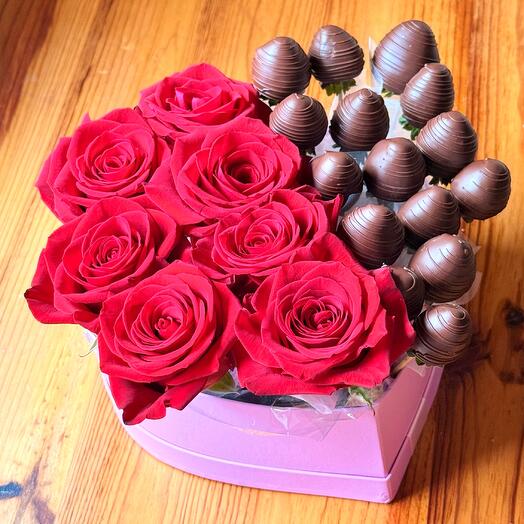 Букет із темного шоколаду та червоних троянд