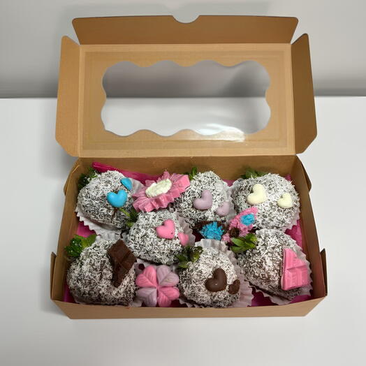 Caja de 7 Fresas cubiertas en chocolate con leche y coco rallado