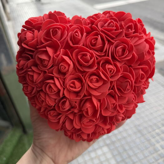 Corazon heno de rosas rojas 😍