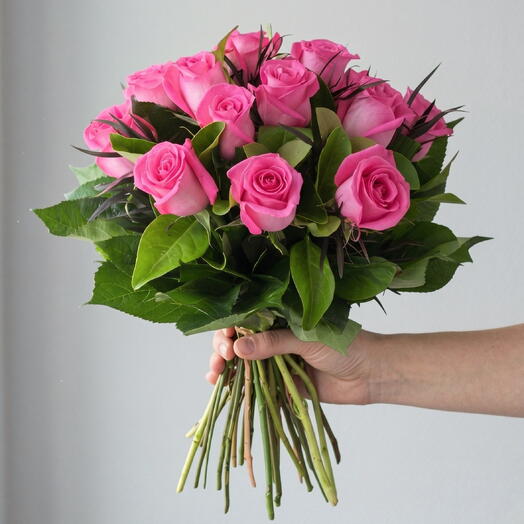 Ramo de 12 rosas rosadas
