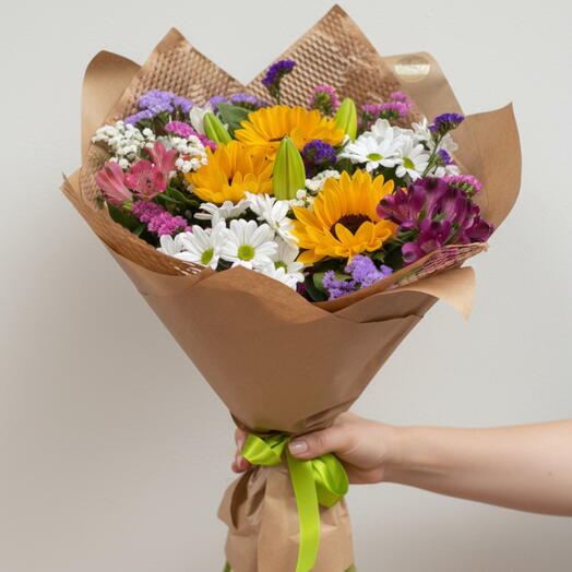 Ramo Brillo de Verano — Girasoles, margaritas y flores mixtas frescas