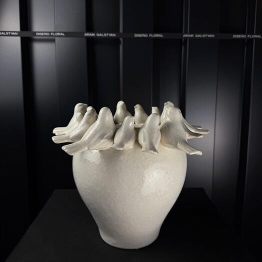 Jarron ceramica pajaros blanco roto de ARAIK GALSTYAN