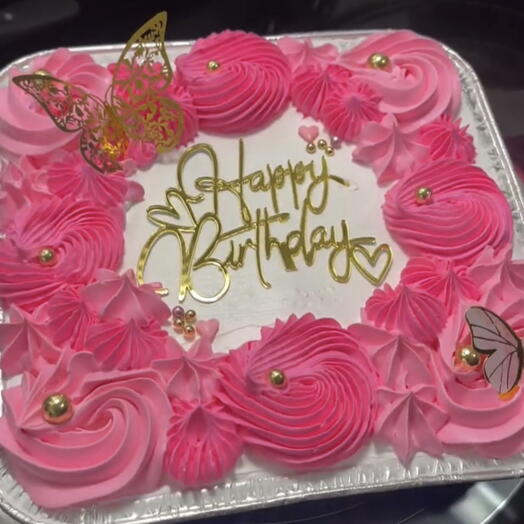 Tres Leches Pink Butterfly ( cuadrado 9x9 pulgadas)