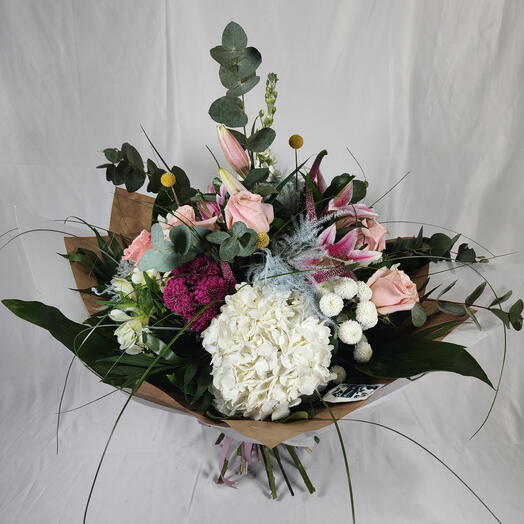 Bouquet Serrano | Bouquet of flowers with hydrangeas, lilies, roses
