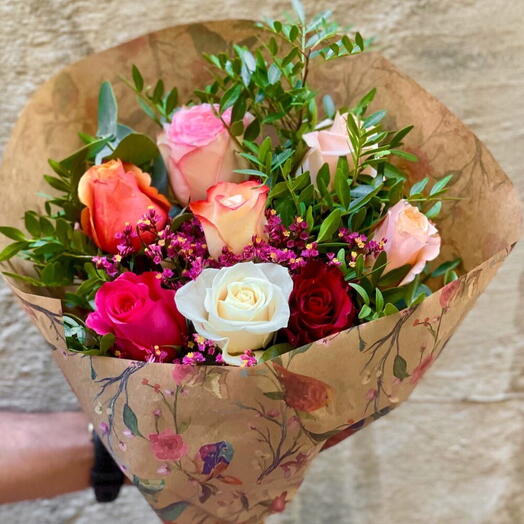 Ramo con rosas de color variado