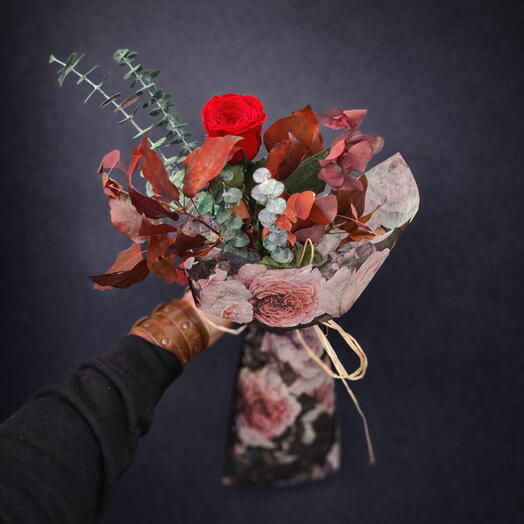 Ramo preservado San Valentin envoltorio seda negra