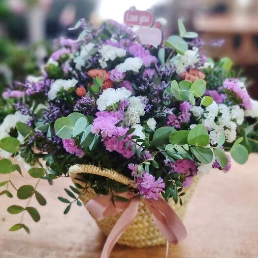 Cesta con flores secas