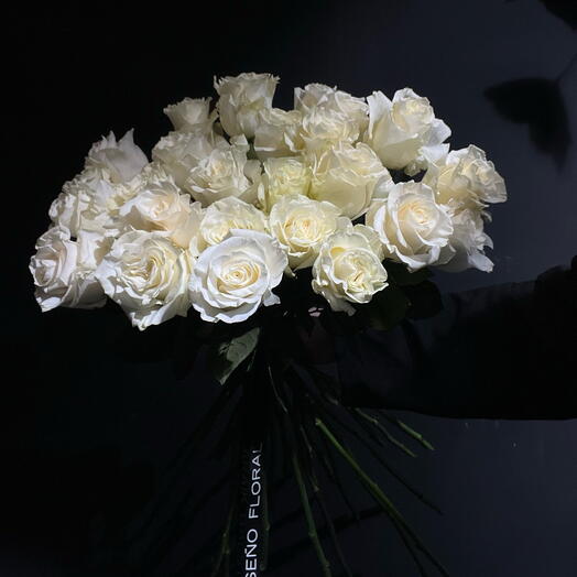 25 rosas blancas