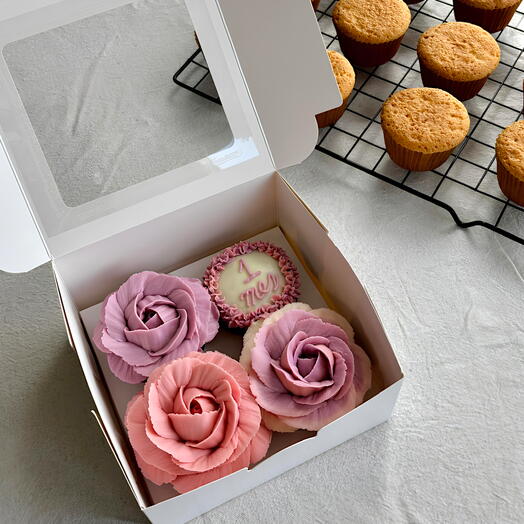 🌸💗 Sweet Roses Box – 4 Cupcakes