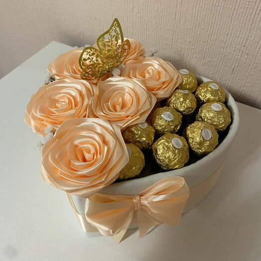 Heart-shaped box with eternal roses and Ferrero Rocher - perfect gift for colleagues, friends, mothers