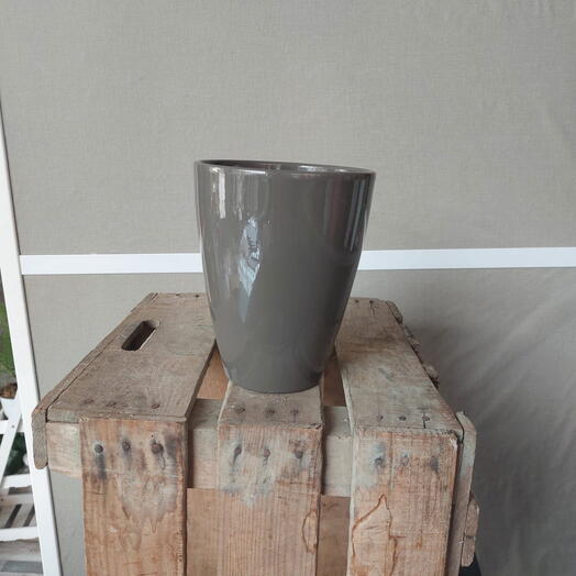 Maceta para orquideas color grisaceo