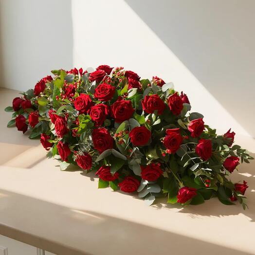 ALMOHADON DE FLORES ROJO | Almohadon Floral de condolencias con rosas rojas