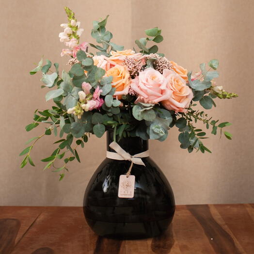 Eugenia bouquet with vase