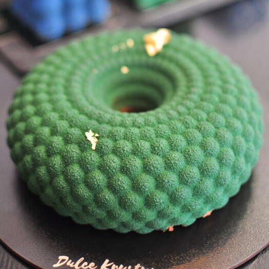 Emerald Ring Mousse Cake