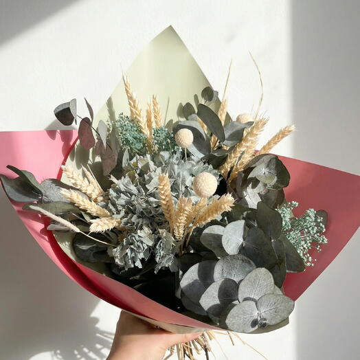 Cool Nordic Preserved Flower Bouquet – Ramo Nordico de Flores Preservadas con Eucalipto y Hortensia