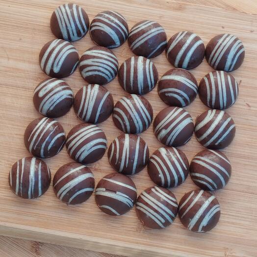 Caja de bombones con relleno Dubai 25 uds