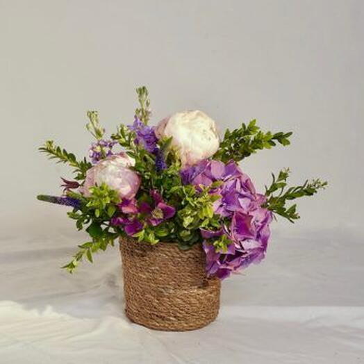 MACETERO DE RAFIA CON FLORES PREMIUM