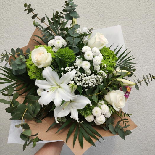 Bouquet blanco y verde | Ramo de rosas blancas con lirio