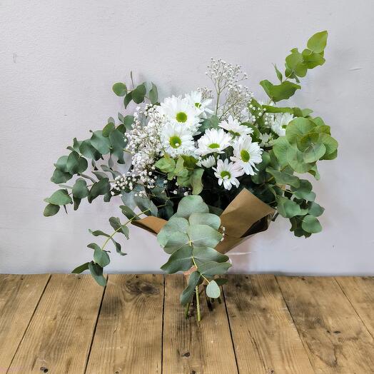 Букет белых маргариток