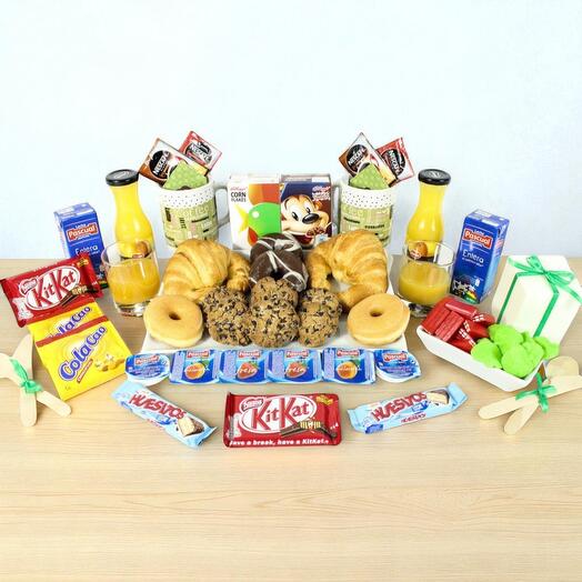 Desayuno Goloso con Dulces, Chocolate y Gominolas – El Regalo Perfecto para Amantes del Azucar