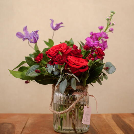 Jarron con Seleccion de Tonos Rojos