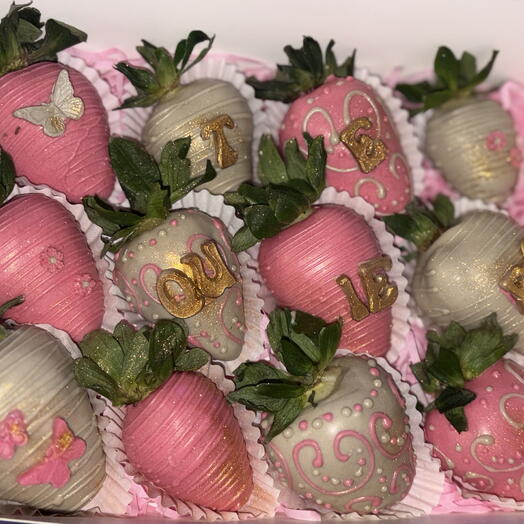 Caja de 12 Fresas cubiertas en chocolate