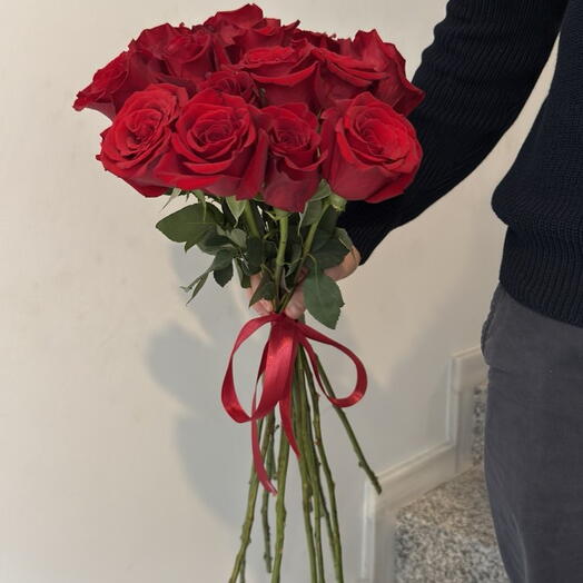 15 Red Roses