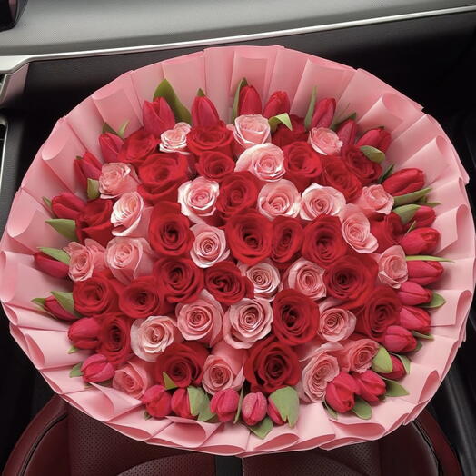 Ramo rosas y tulipanes