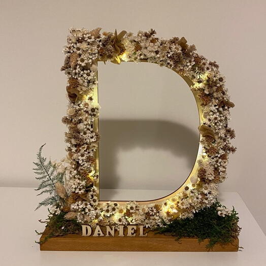Letra floral personalizada con luz LED – A elegir inicial