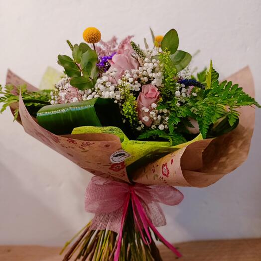 Wild bouquet of 6 pink roses