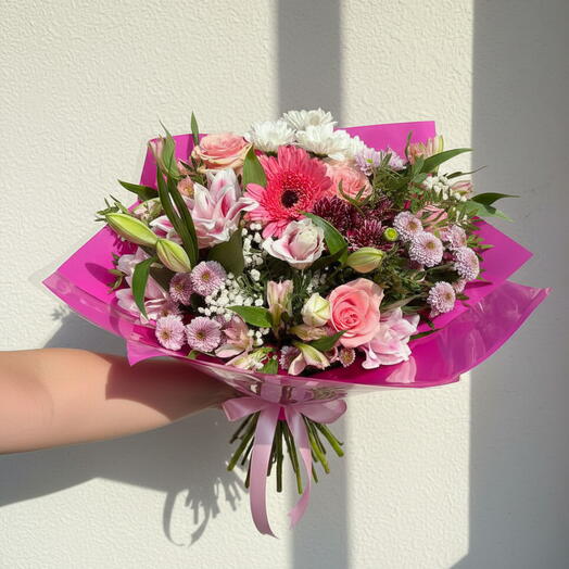 Ramo de Flores Rosadas con Lilium y Gerbera Dulce Encanto