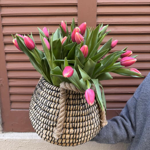 25 tulips in a basket Spring edition