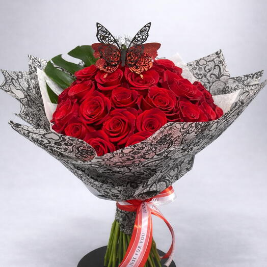 Mariposas de Amor (25 Rosas)