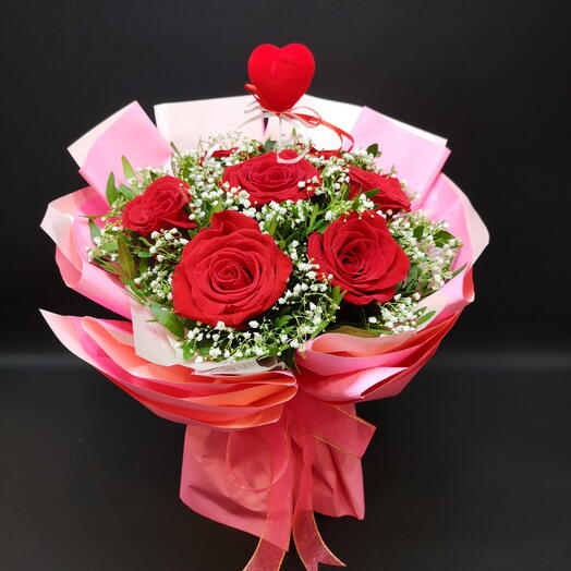 Ramos de rosas de papel rosas