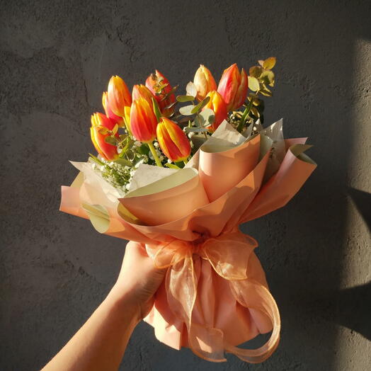 Ramos de tulipanes naranja